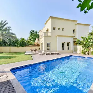  Villa Medlock Villas